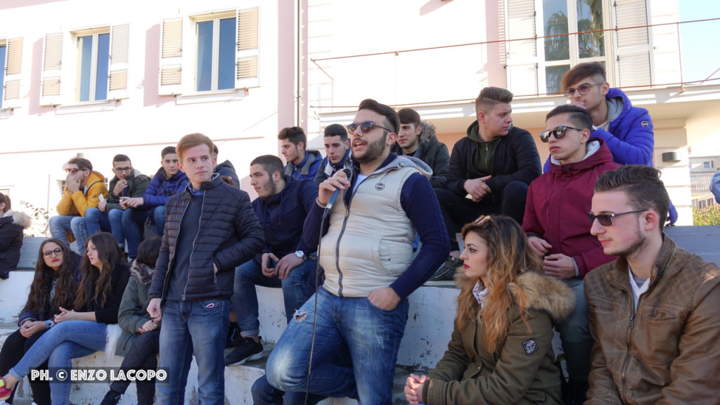 Locri manifestazione studenti