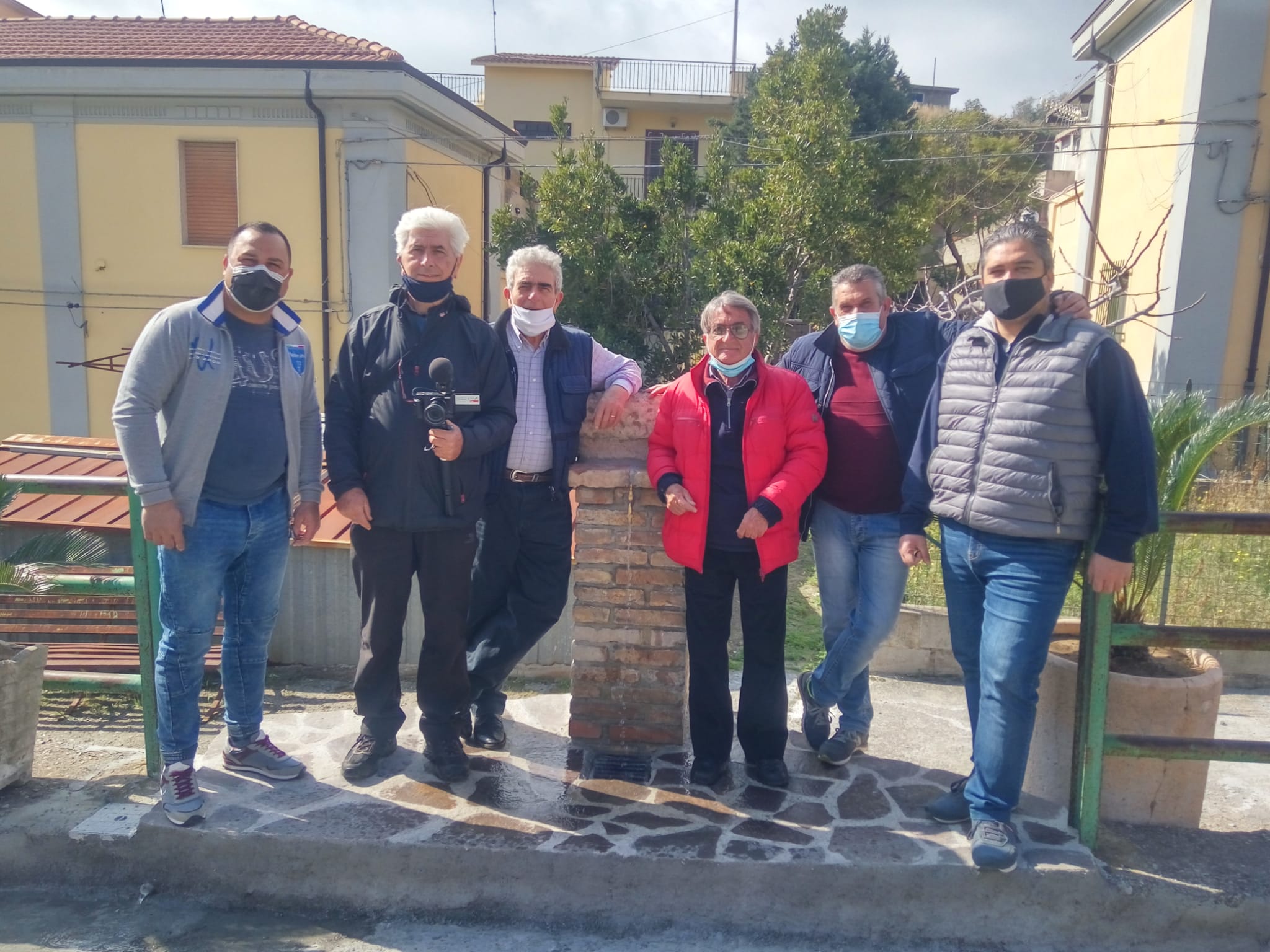 Siderno Superiore La Fontana Di Via Cavone Ritrova L Antico Splendore Lente Locale